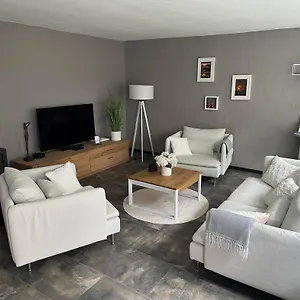 https://die-remise-berlin-grnau.find-berlin-hotels.com